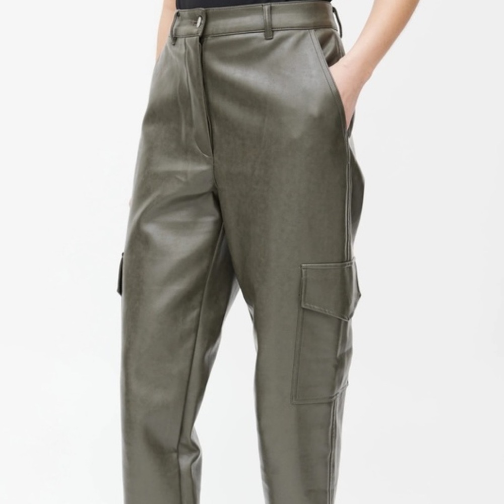 Aritzia Wilfred Leather Modern Cargo Pant